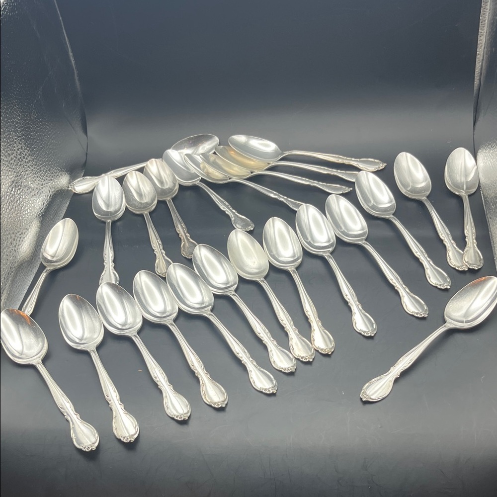 1959 WM Rogers Moonlight Silverplate Teaspoon- always floral Silverware